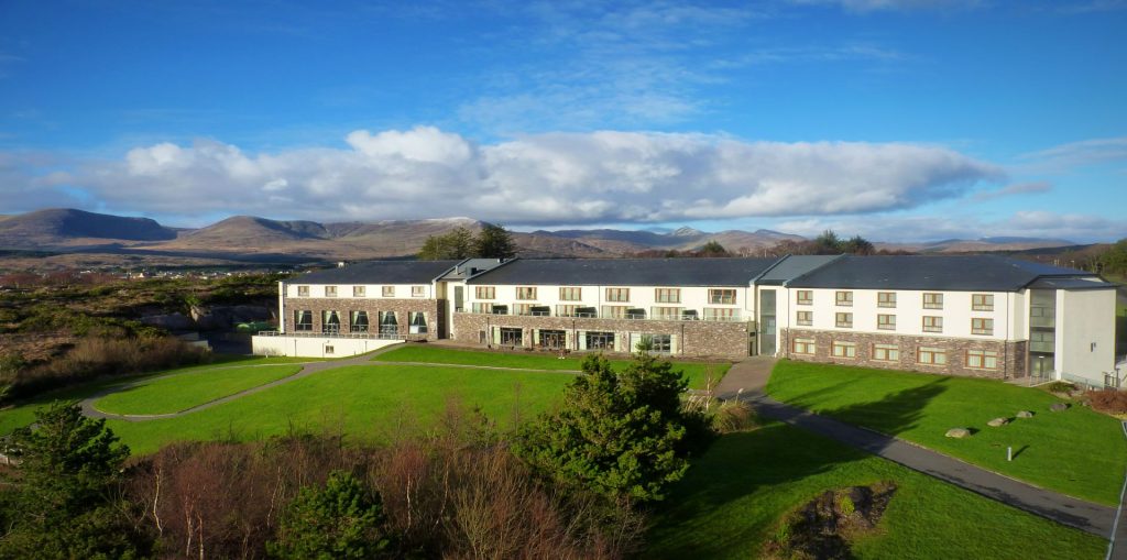 Sneem Hotel sits on the shores of Kenmare Bay with panoramic views looking across the Bay. It offers the perfect backdrop in Kerry for conferences, group lunches, team building activities in Kerry, meetings and incentive trips.